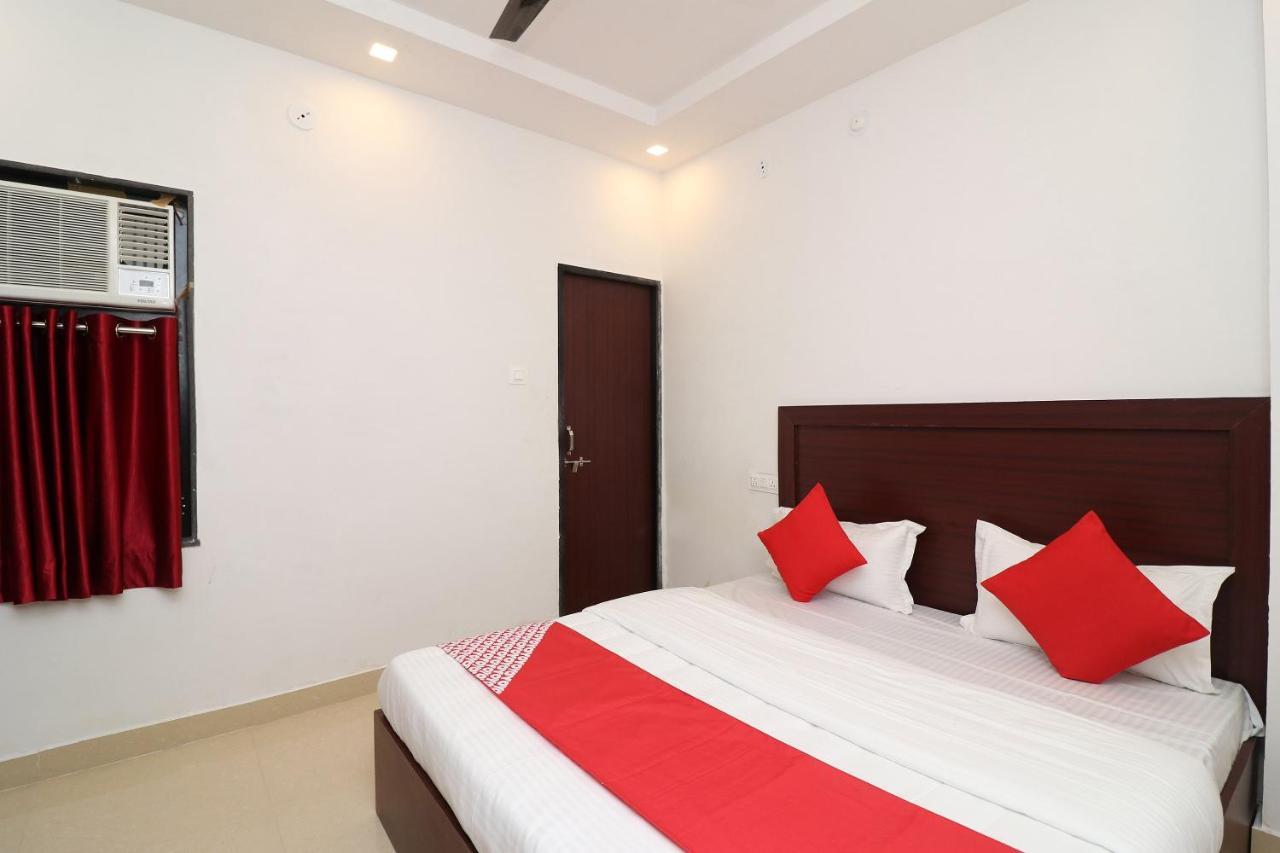 Oyo 1021 Hotel Gayatri Residency Tirath Bagian luar foto