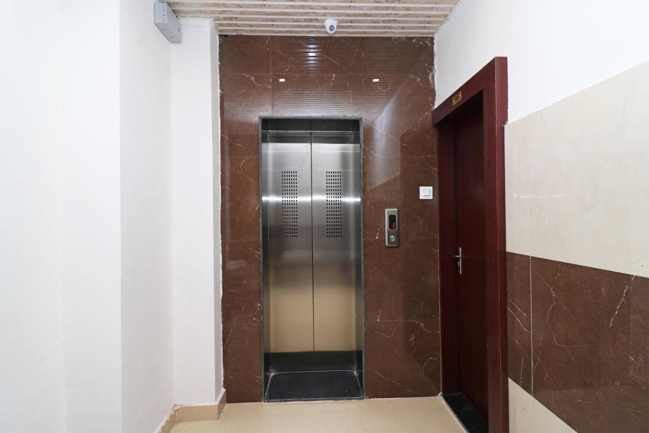 Oyo 1021 Hotel Gayatri Residency Tirath Bagian luar foto