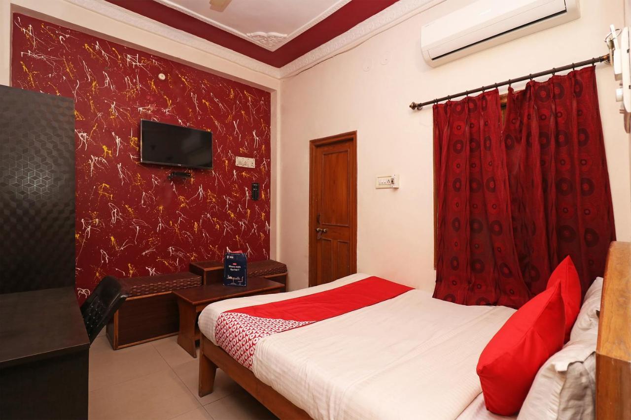 Oyo 1021 Hotel Gayatri Residency Tirath Bagian luar foto