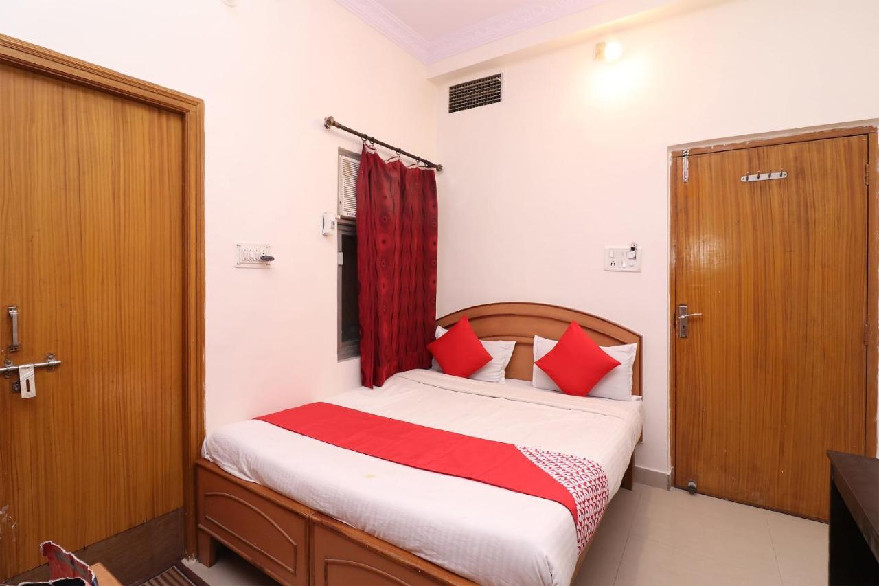 Oyo 1021 Hotel Gayatri Residency Tirath Bagian luar foto