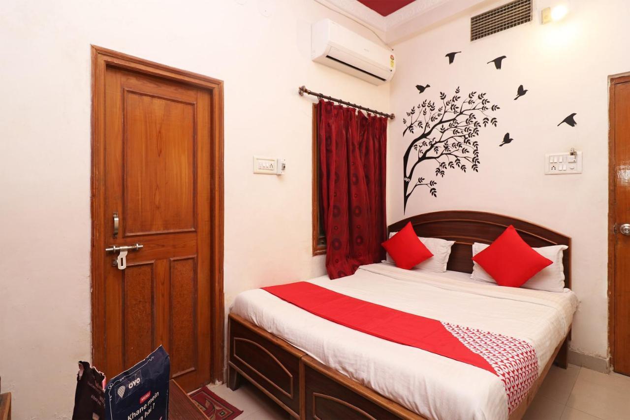 Oyo 1021 Hotel Gayatri Residency Tirath Bagian luar foto