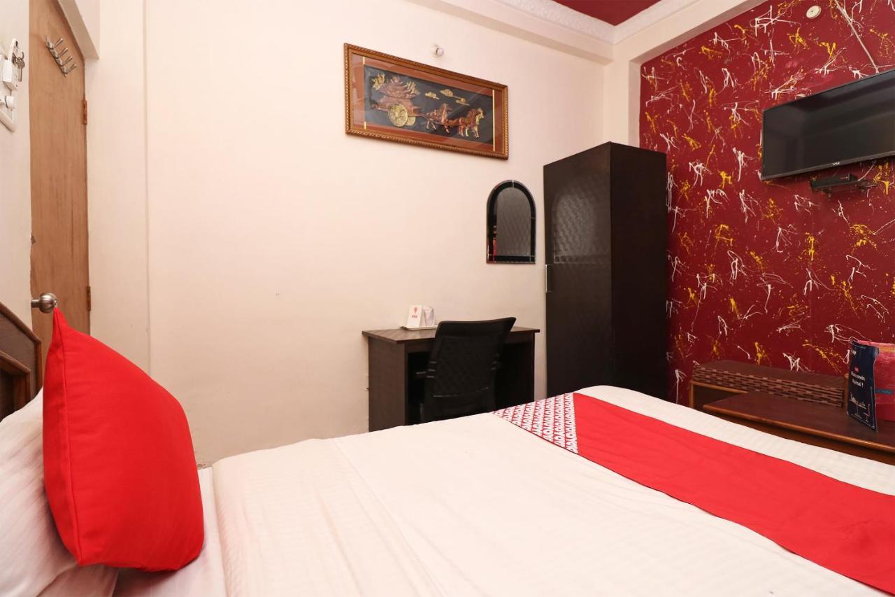 Oyo 1021 Hotel Gayatri Residency Tirath Bagian luar foto